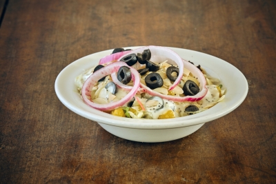 orange almond salad with black olives and red onions